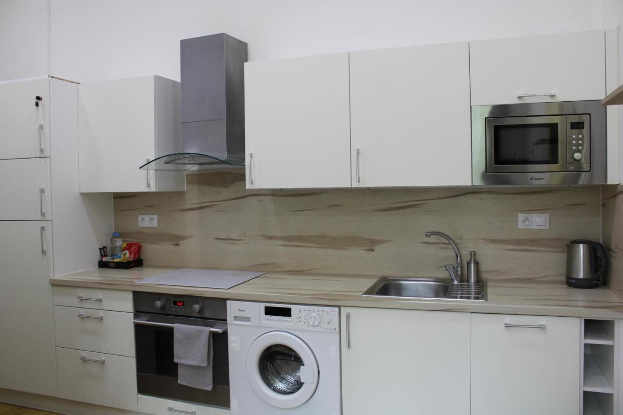 Apartment Lyly - Modern With Free Parking Prag
